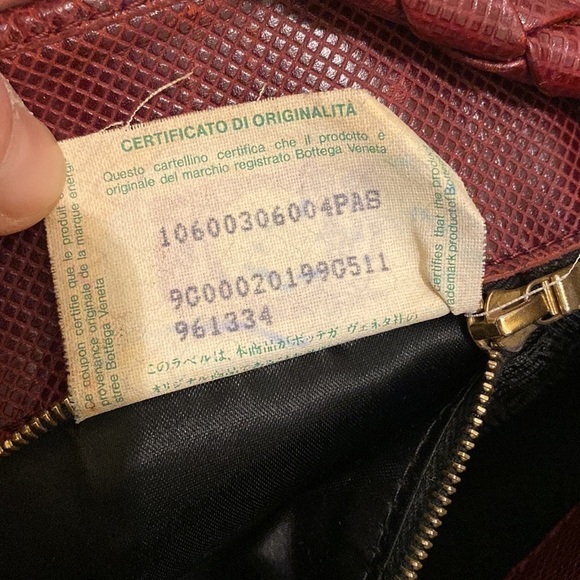 BOTTEGA Veneta leather vintage burgundy shoulder/ crossbody bag . - Picture 13 of 17